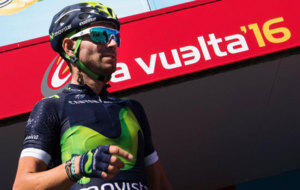 Valverde, en el control de firmas de la tercera etapa.