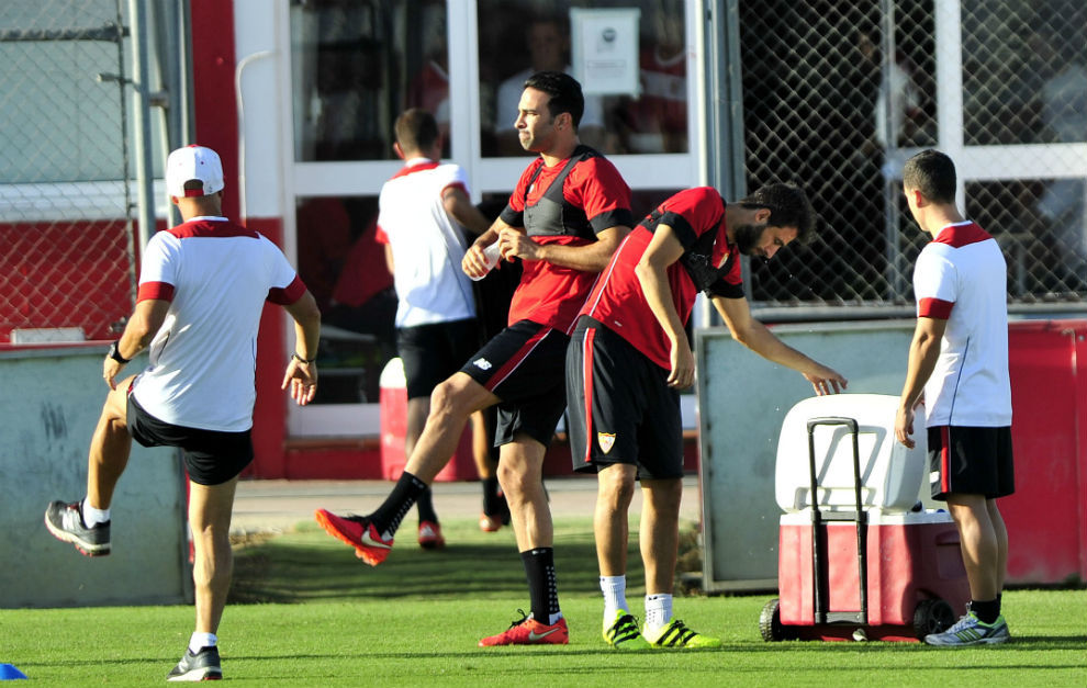 Rami, junto a Nico Pareja, en un entrenamiento del Sevilla.