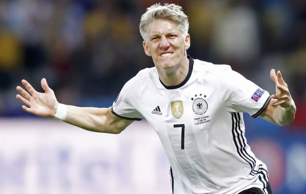 Schweinsteiger celebra con Alemania.