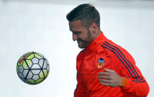 Mustafi, en un entrenamiento del Valencia.