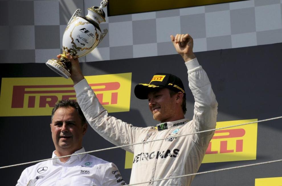 En el GP de Hungra 2016, el trofeo tambin acab en manos de Lewis