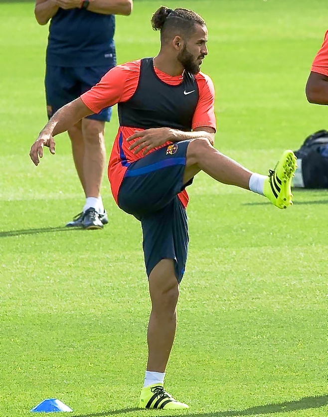 Douglas, en un entrenamiento del Barcelona.