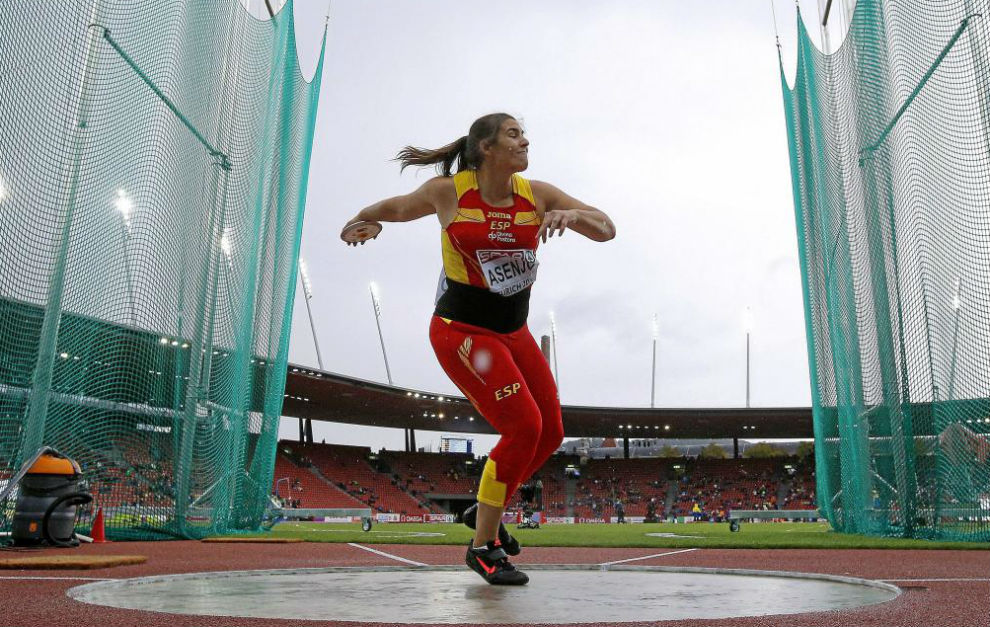 Sabina Asenjo, en un lanzamiento durante el Europeo de Zurich.