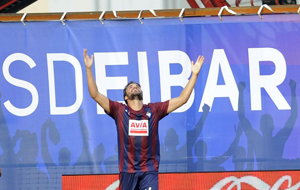 Pedro Len celebra el sufrido gol de la victoria ante el Valencia