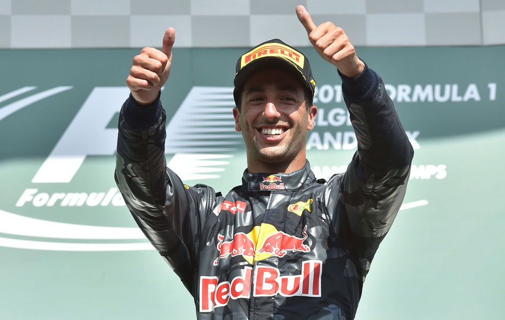 Ricciardo celebra su segundo puesto en Spa