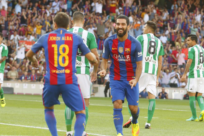 El Barcelona cuenta con tres jugadores entre los ms fichados