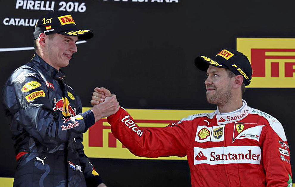 Vettel felicita a Verstappen por su victoria en el pasado GP de...