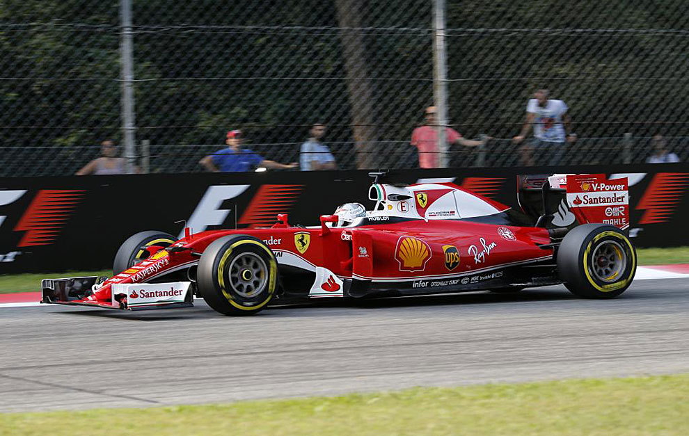 Vettel pilota su Ferrari SF16-H en Monza.