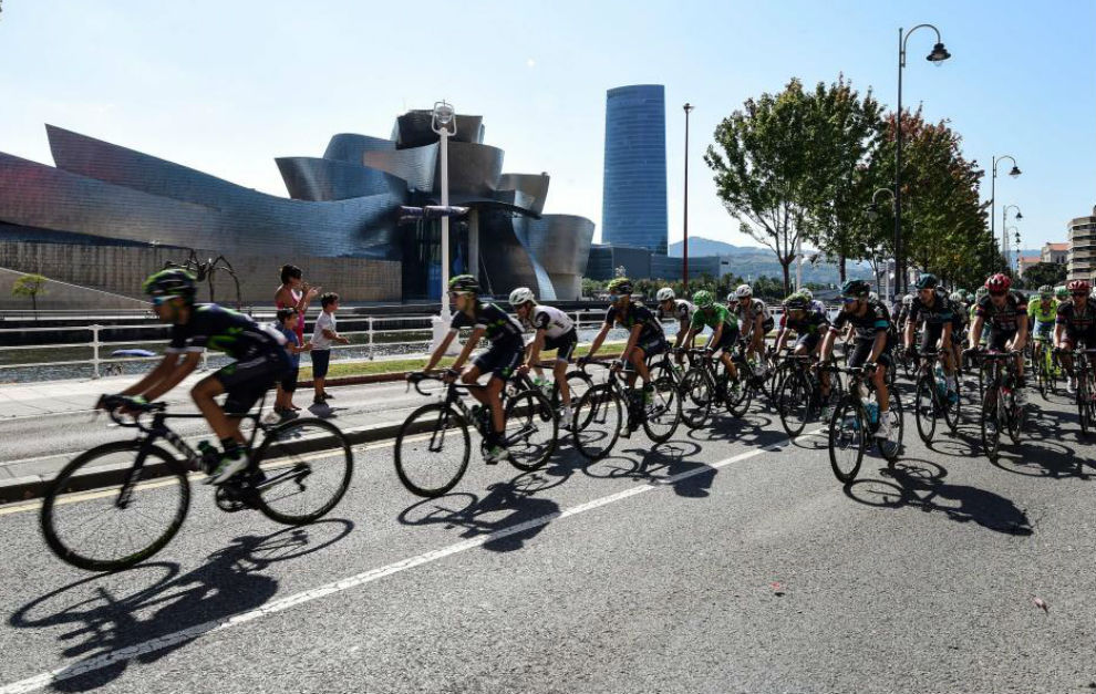 La Vuelta, a su paso por Bilbao.