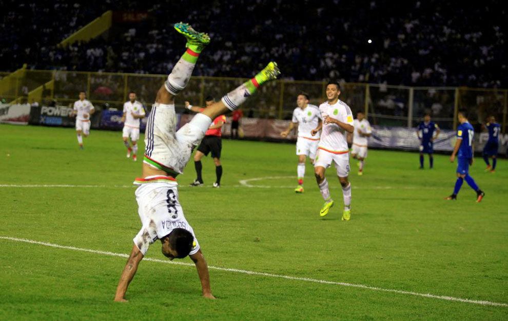 Seplveda celebra su gol a El Salvador.