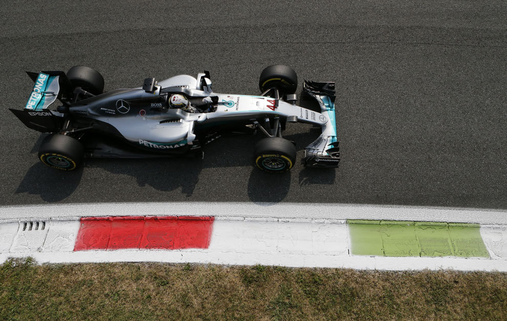 Hamilton, durante la calificacin en Monza