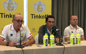Alberto Contador, en la rueda de prensa del equipo.