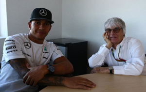 Lewis Hamilton y Bernie Ecclestone.