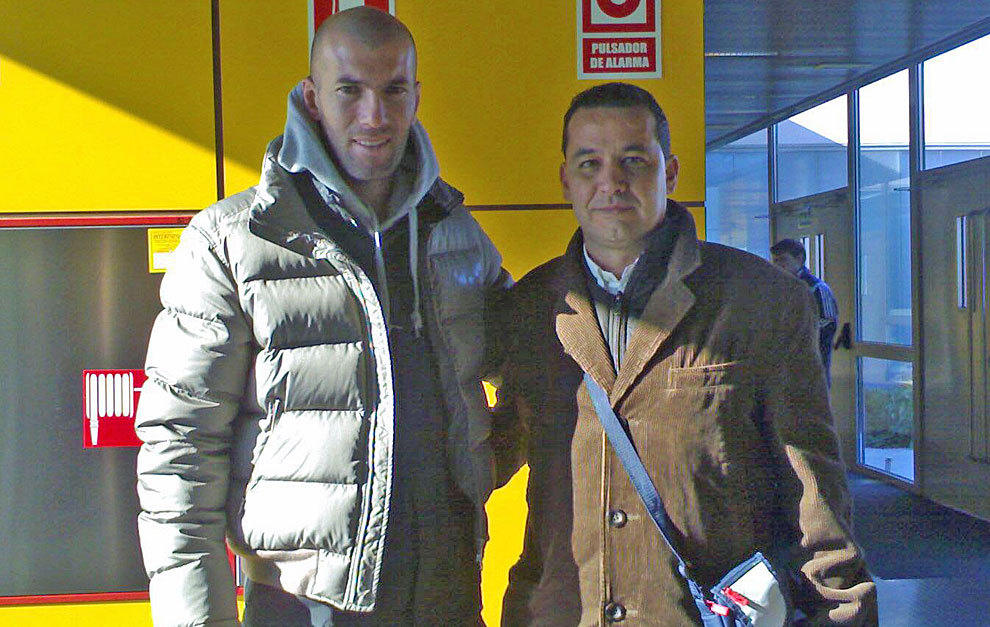 Sixto Alfonso posa con Zidane en Valdebebas