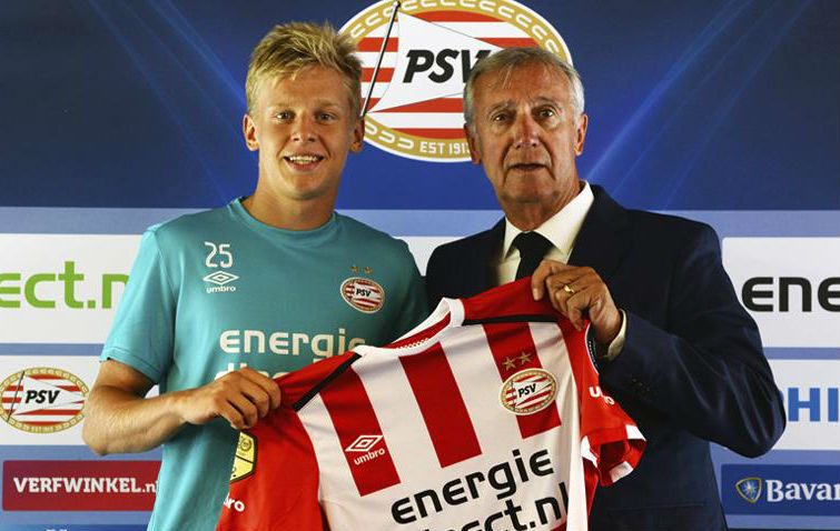 Zinchenko (19) en su presentacin con el PSV.