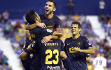 Los jugadores del UCAM Murcia celebran uno de sus goles.
