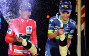 Nairo Quintana y Esteban Chaves  festejando en el podium