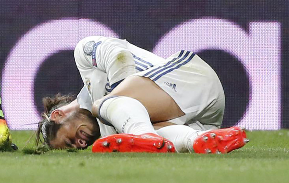 Gareth Bale injuried during the match against Sporting CP.