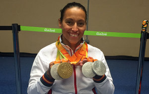 Teresa Perales posa para MARCA con las cuatro medallas conquistadas en...