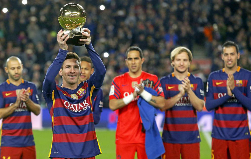Messi levanta al Camp Nou su Baln de Oro.