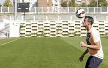 Antonio Amaya, en la Ciudad Deportiva posando para Marca