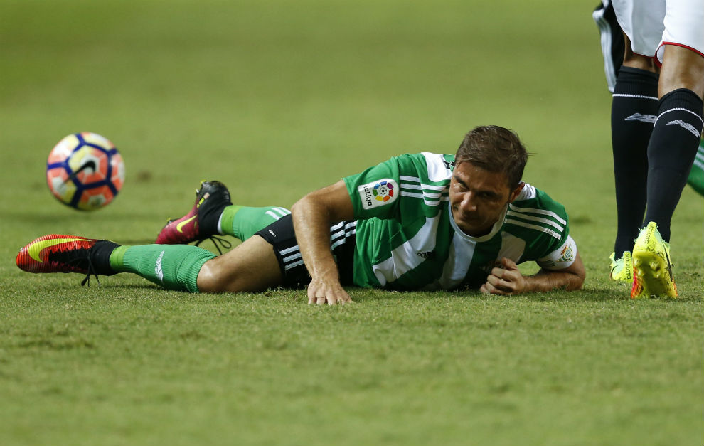 Joaquín, en el suelo durante el partido
