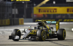 NicoRosberg (Mercedes), durante el GP de Singapur en el que logr la...