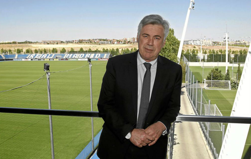 Ancelotti posa en Valdebebas