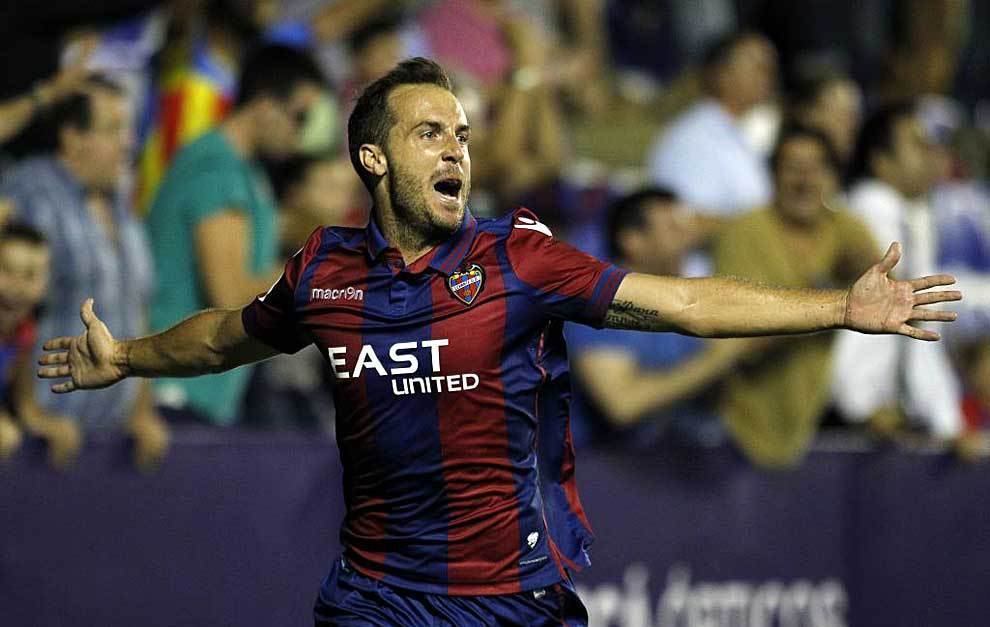 Paco Montas celebra el gol del triunfo ante el Sevilla Atltico