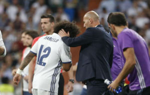 Zidane consuela a Marcelo tras la lesin