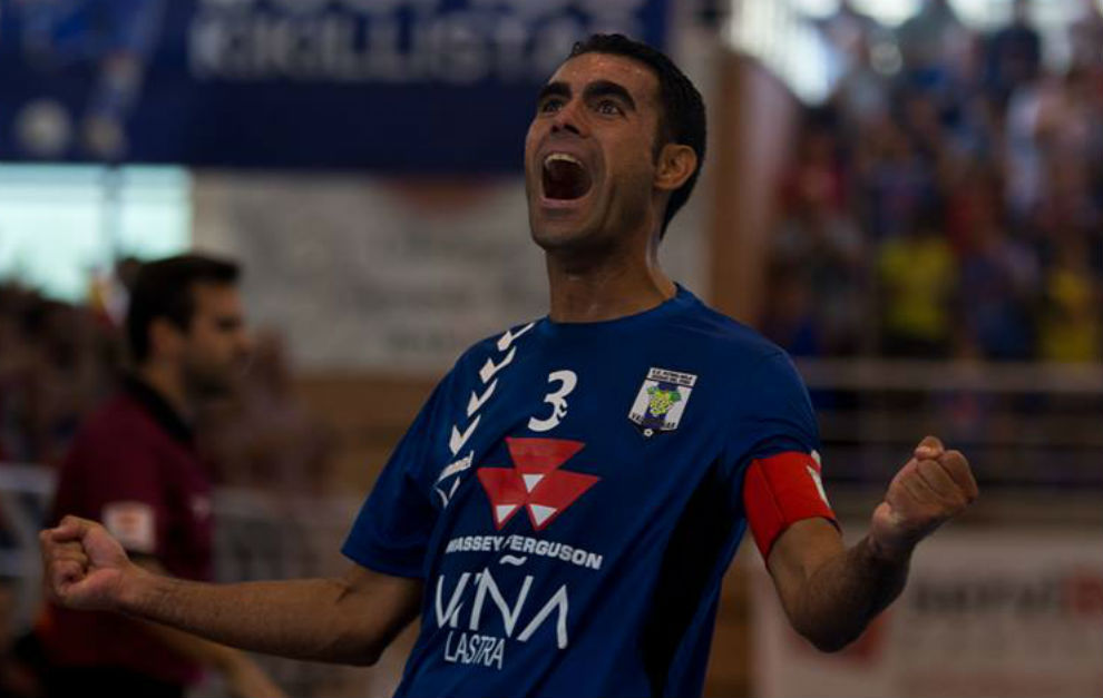 Joan Linares celebra uno de sus goles frente al Rivas Futsal.