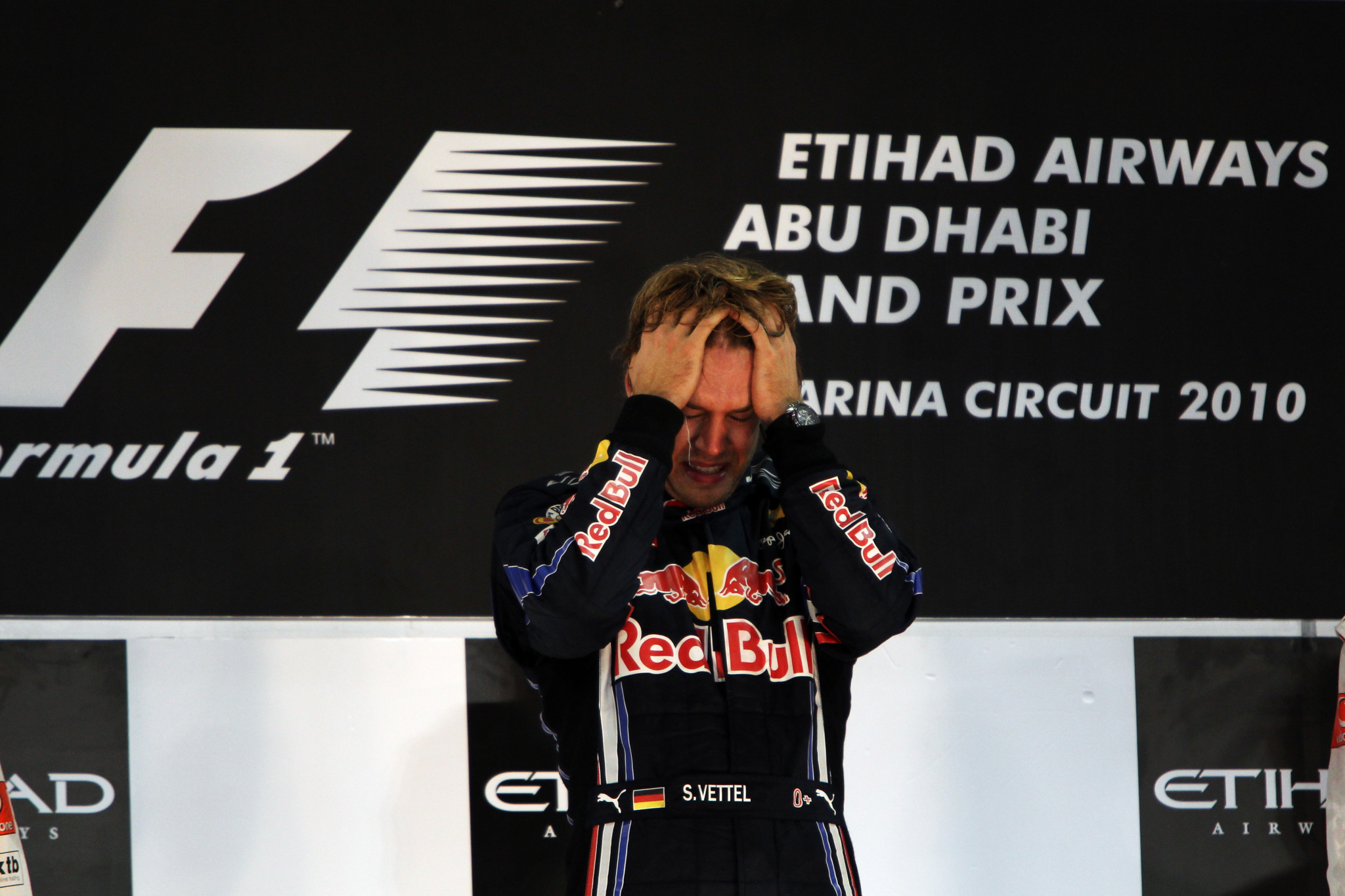 Vettel, en el podio tras proclamarse campen por primera vez