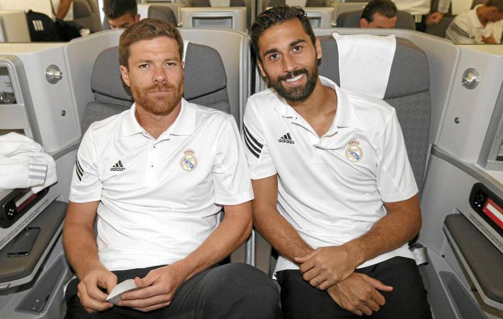 Xabi y Arbeloa, en un viaje con el Real Madrid.