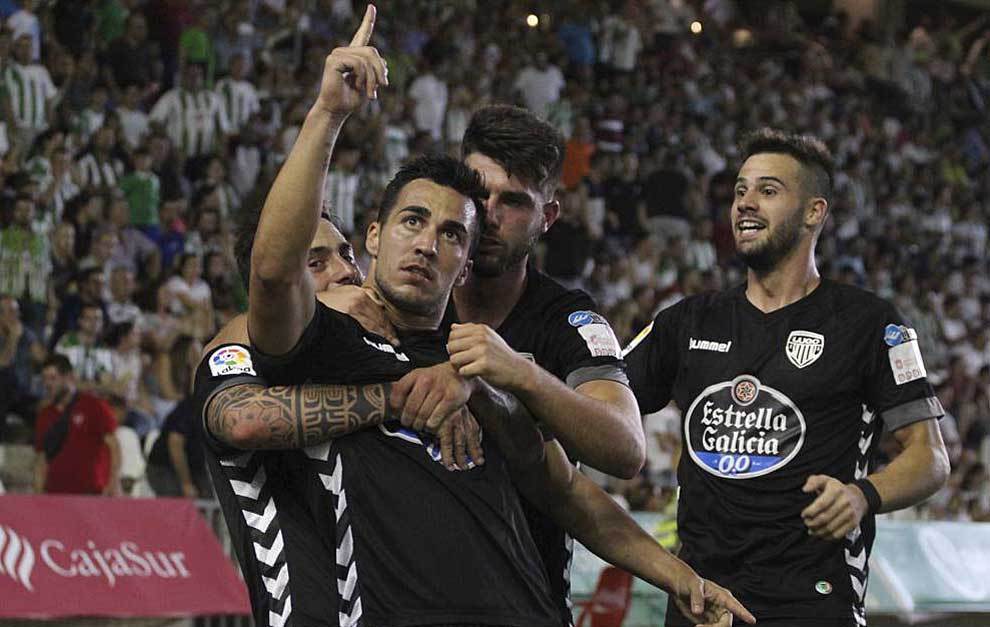 Joselu celebra en Crdoba uno de los cinco goles que lleva marcados