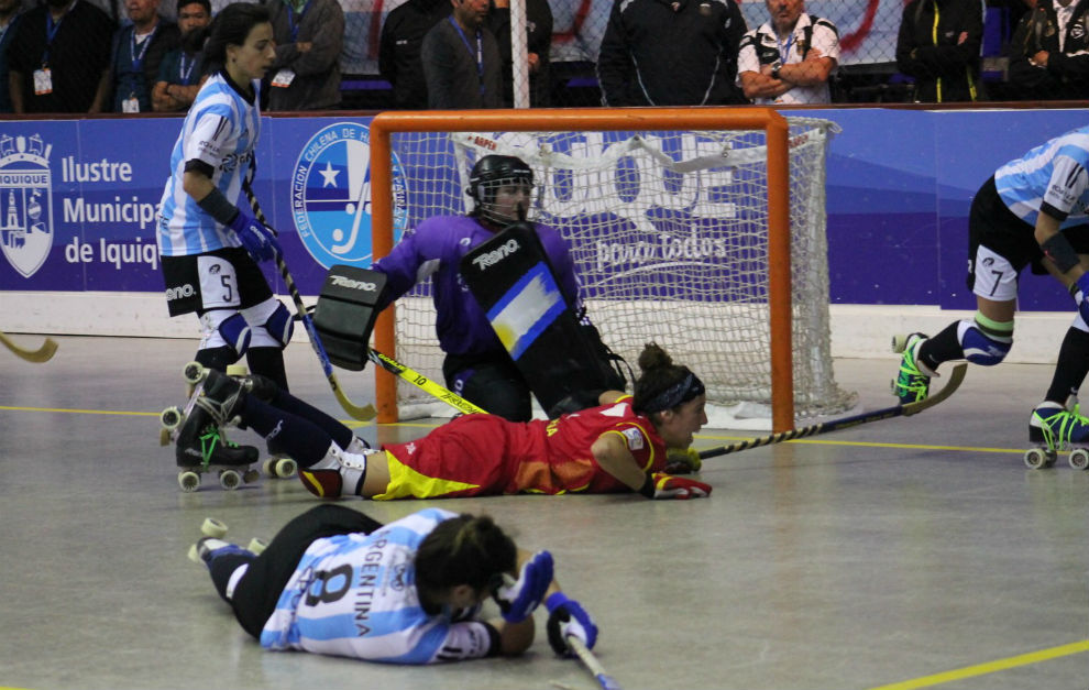 Un lance del partido entre Espaa y Argentina.
