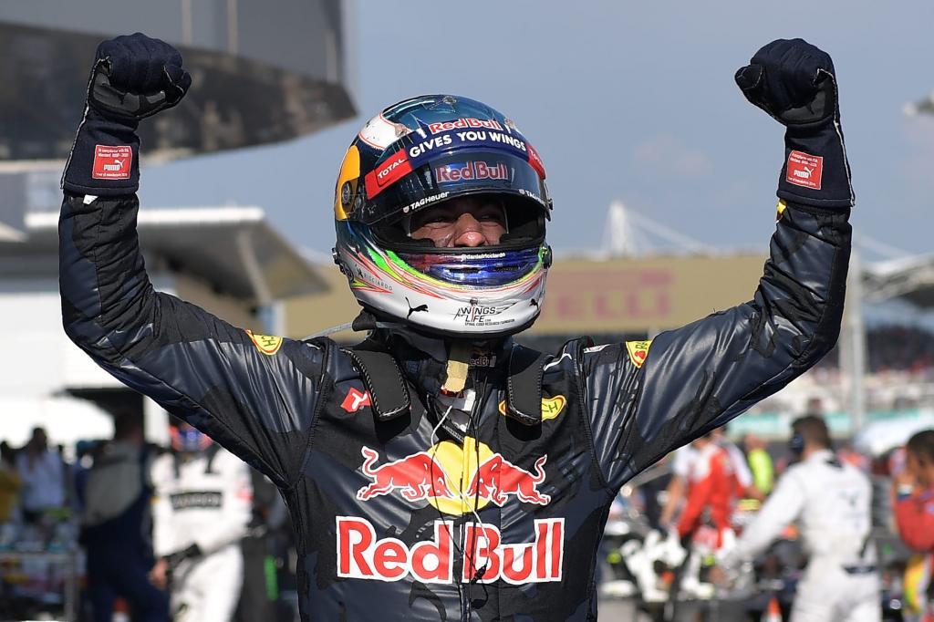 Daniel Ricciardo celebra la victoria