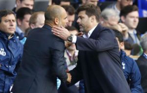 Pochettino y Guardiola se saludan antes del Tottenham-City.