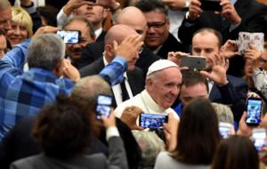 El Papa Francisco asiste a la inauguracin de un seminario sobre...