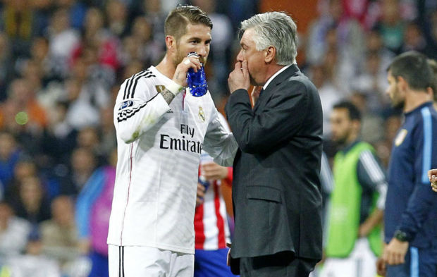 Ramos y Ancelotti, en un partido de Champions ante el Atltico.