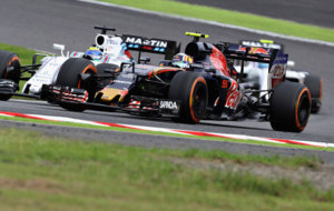 Sainz, luchando con el Williams de Massa