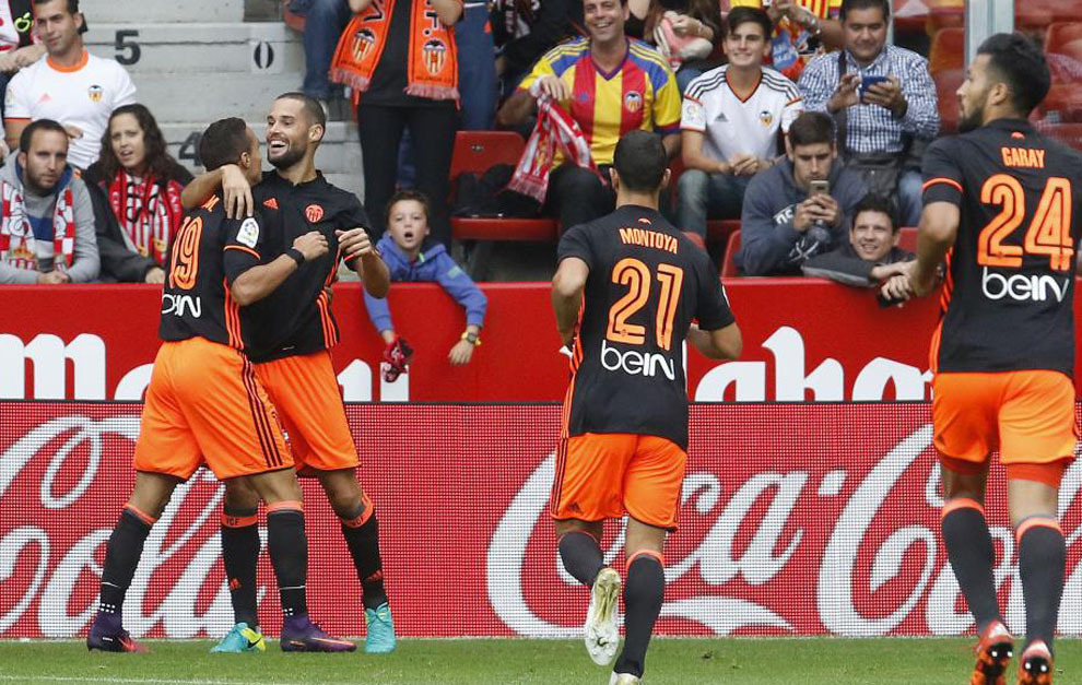 Dos goles de Mario Surez dan los tres puntos al Valencia