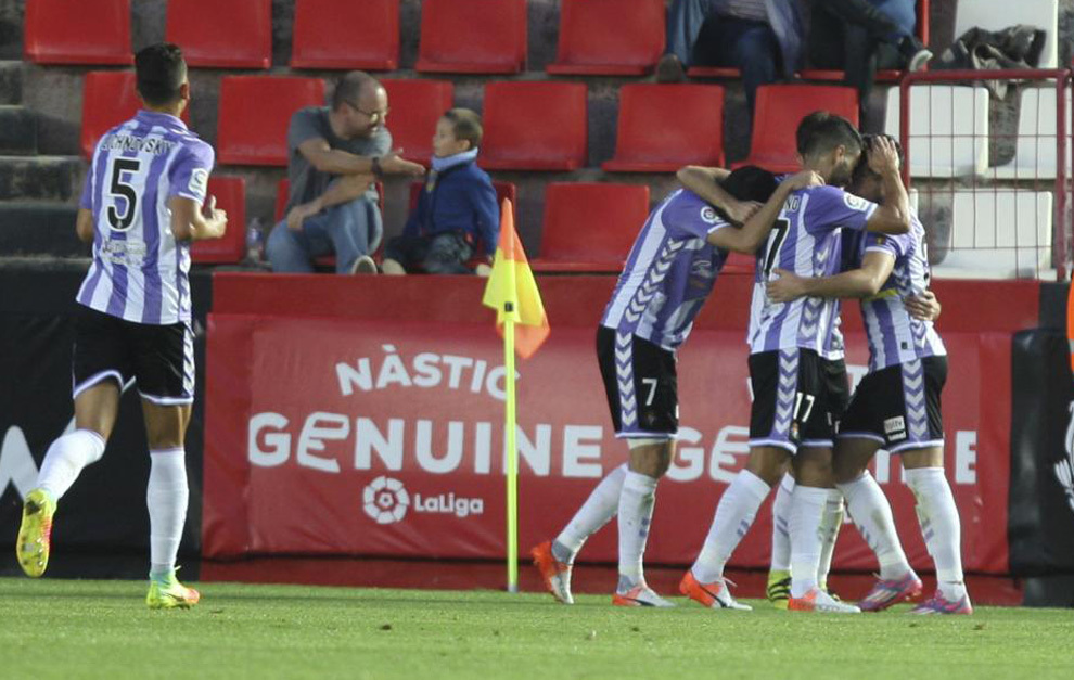 Los jugadores del Valladolid celebrando el gol de Juan Villar