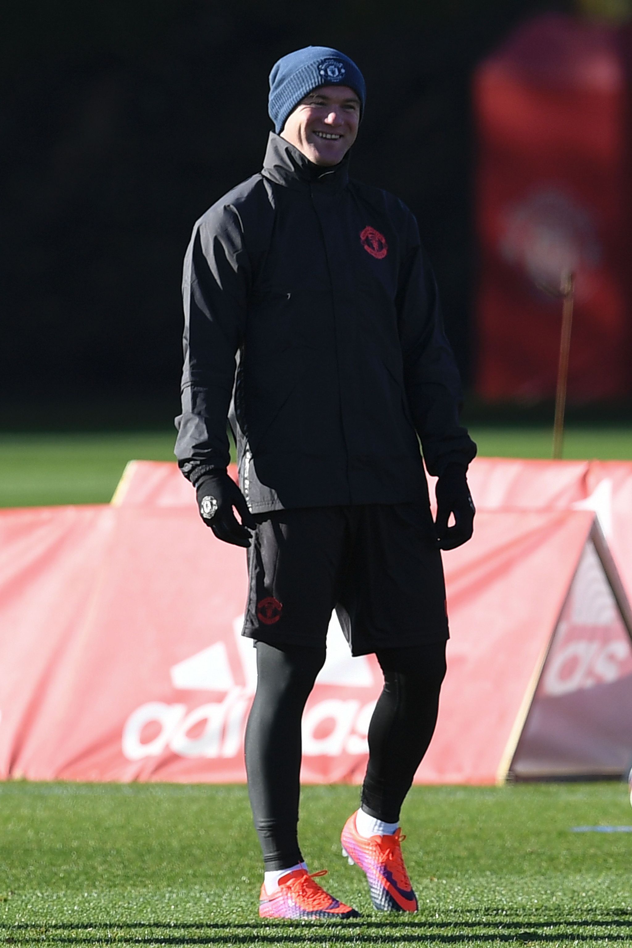 Wayne Rooney durante el entrenamiento previo al partido frente al...