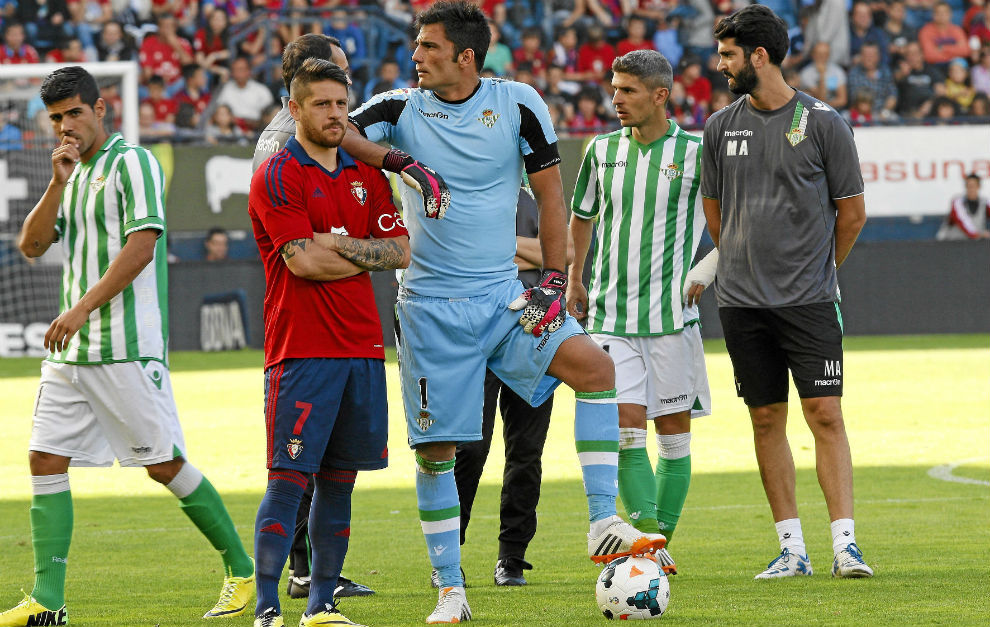 Juanfran, Acua, Adn y Salva Sevilla, durante el partido de la...
