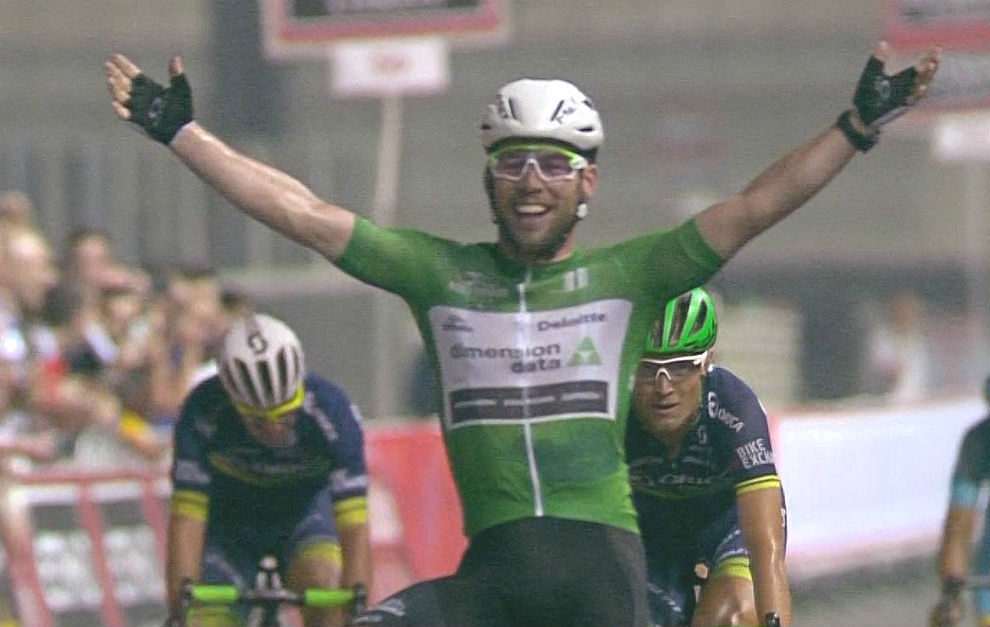 Mark Cavendish, feliz tras su triunfo en el circuito de Abu Dhabi.