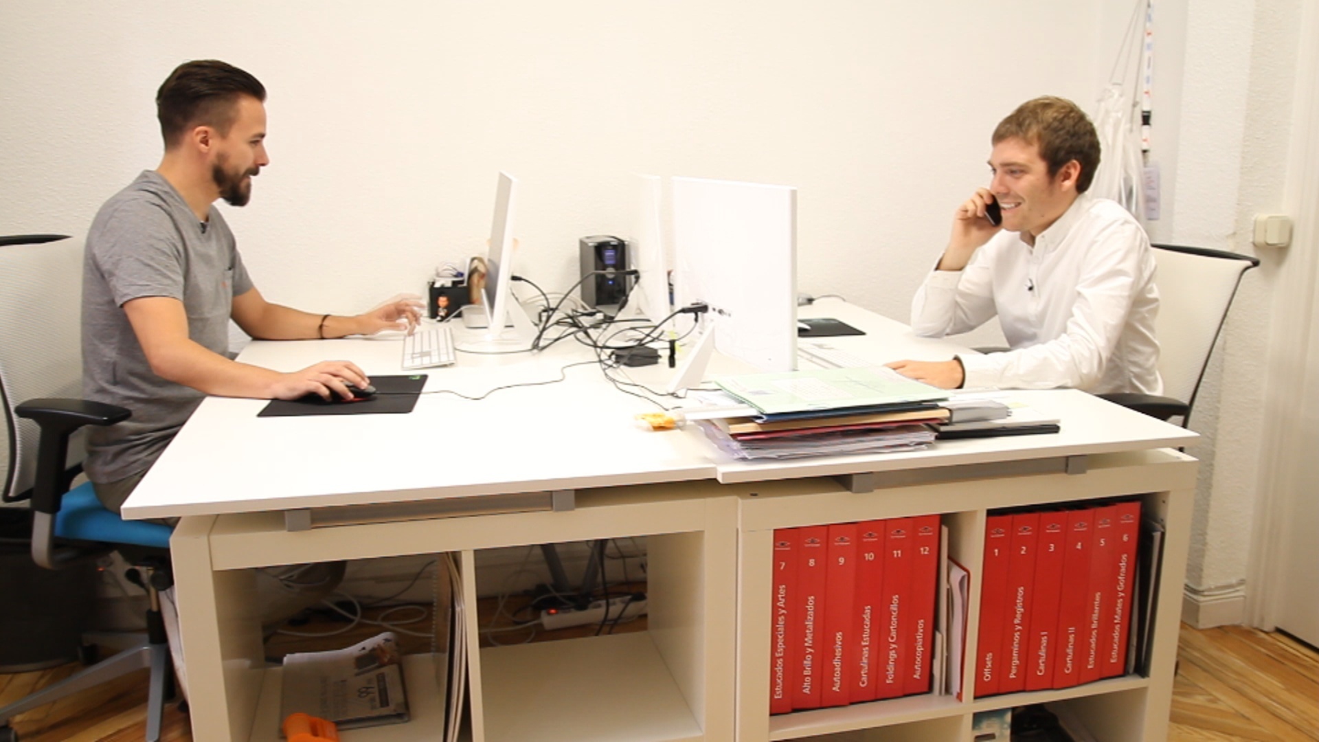 Alberto Pascual y Sergio Cid, en la oficina de &apos;hugin&munin&apos;