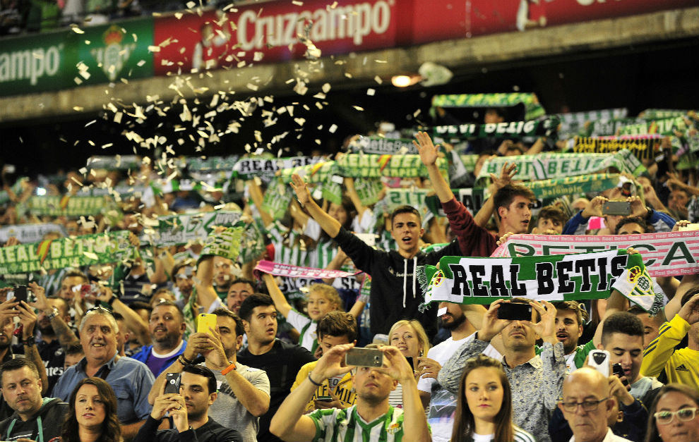La aficin, en el Villamarn durante el Betis-Real Madrid.