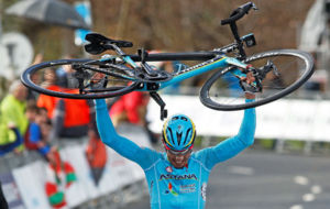 Diego Rosa celebr as su triunfo en la 5 etapa de la Vuelta al...