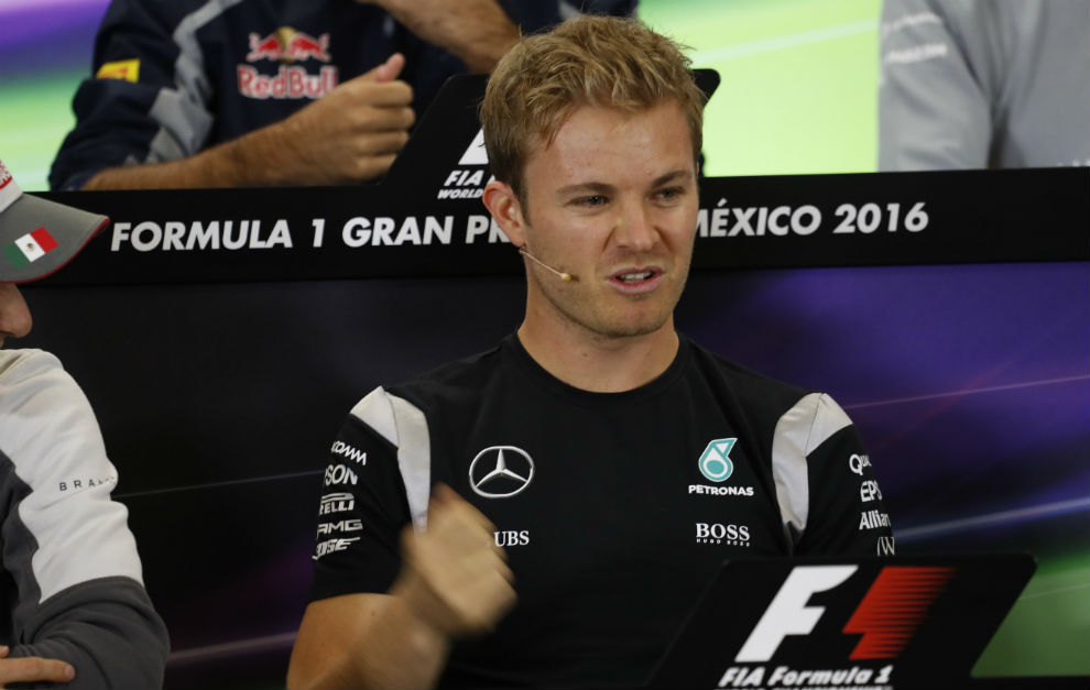 Rosberg en la rueda de prensa oficial de la FIA.