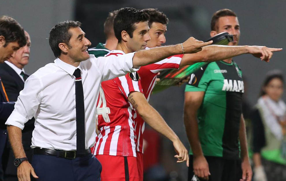 Valverde, Aduriz y Susaeta, en un partido de la Europa League